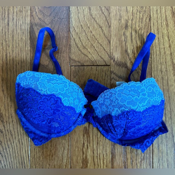 Victoria’s Secret Dream Angels Plunge Bra - Picture 1 of 3